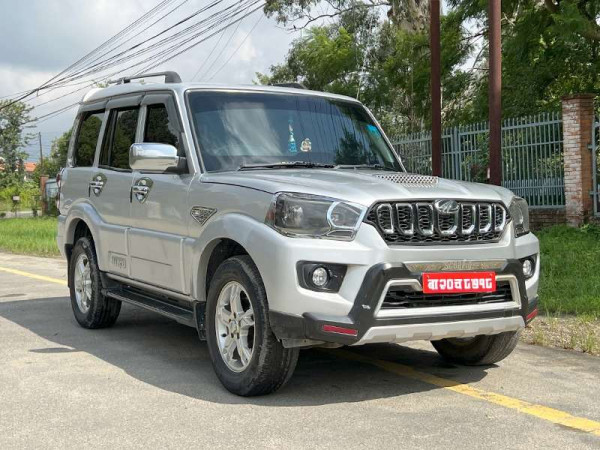 Mahindra Scorpio S5+ 2018