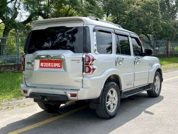 Mahindra Scorpio S5+ 2018