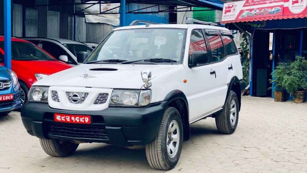 2004 Nissan Terrano
