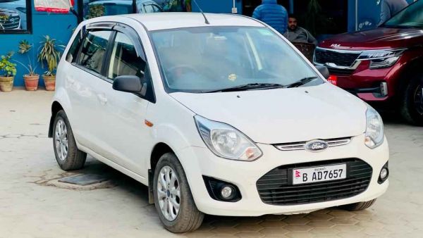 2015 Ford Figo Titanium