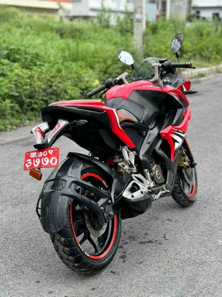 Pulsar 200 RS 