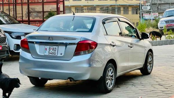 2015 Honda Amaze SMT 